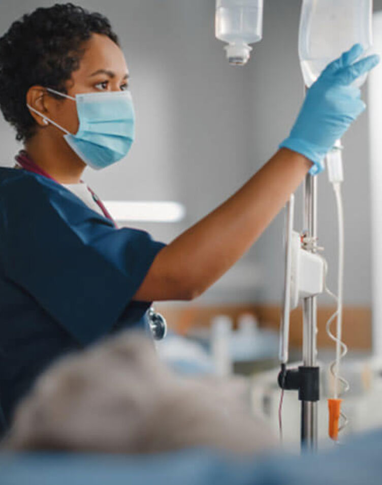 nurse-check-patient-vitals